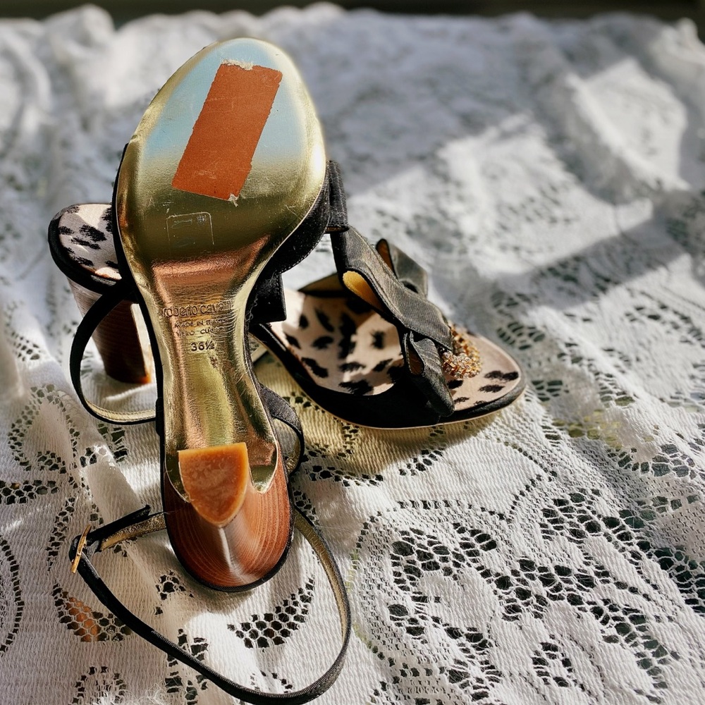 Roberto Cavalli Bow Heels - Picture 3 of 3